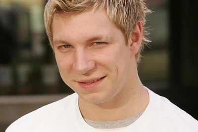 Emigracijoje noro dainuoti nepraradęs Natas pristato naują dainą