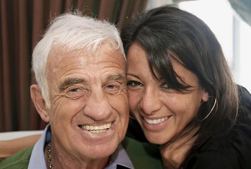 J.-P.Belmondo su savo nauja drauge