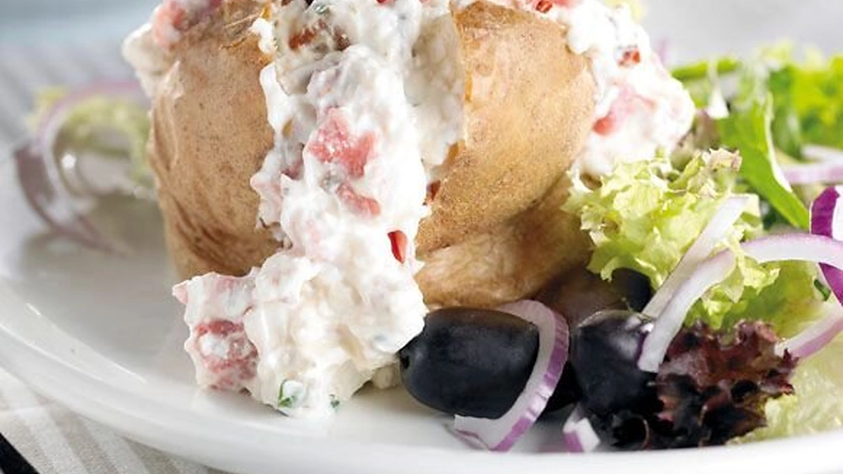 Keptos bulvės su varške ir saliamiu