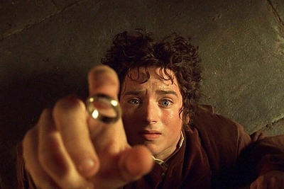 „Žiedų valdovo“ žvaigždė Elijah Woodas prabilo apie Holivude klestinčią pedofiliją