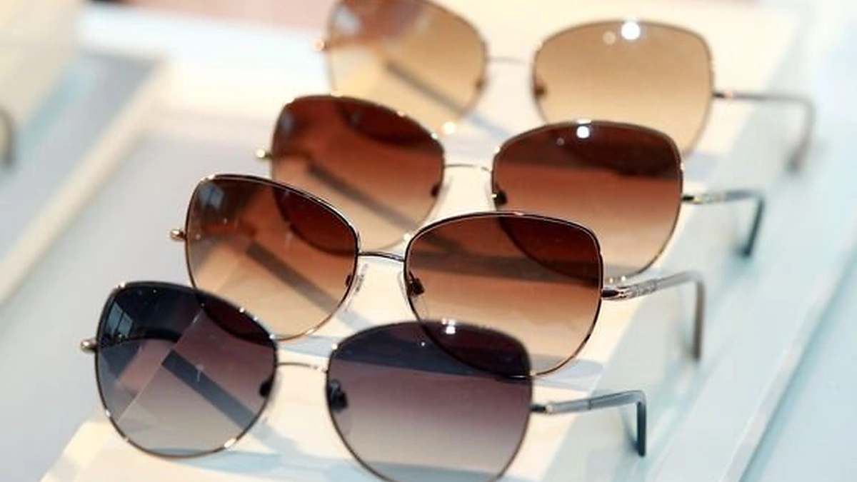 Naujų akinių madų pristatymas.