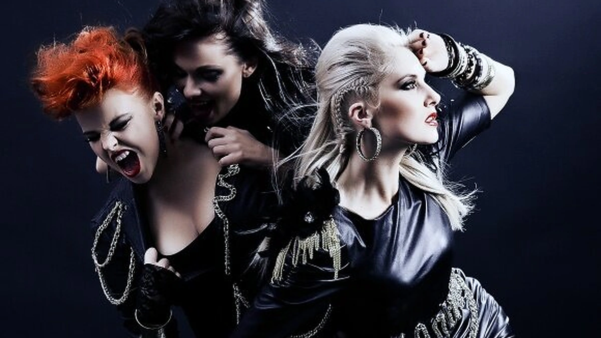 Gintarė Valaitytė, Ieva Stasiulevičiūtė ir Kristina Ivanova