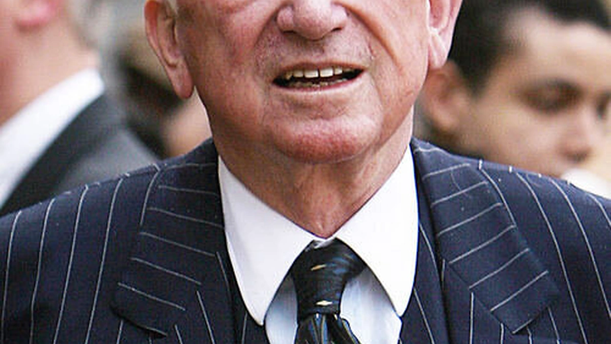 Parfumeris Jeanas-Paulis Guerlainas