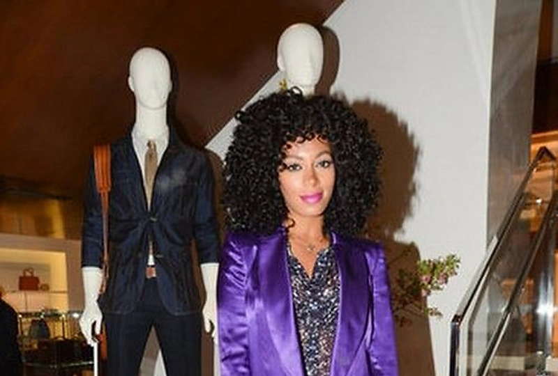 Dainininkė Solange Knowles ir „Ferragamo“ apdarai