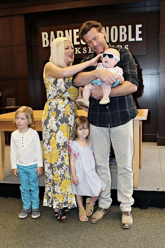 Aktoriai Tori Spelling ir Deanas McDermottas - 6 metai ir 3 vaikai