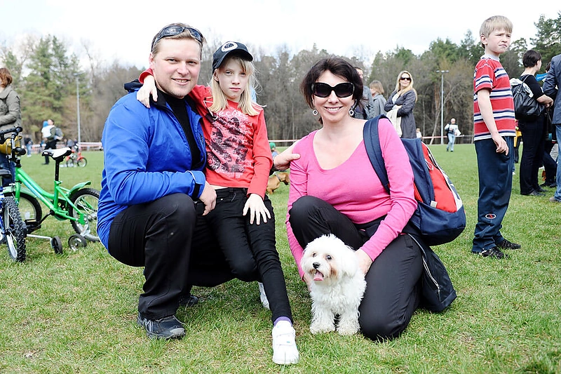 Dainius Budrys ir Daiva Tamošiūnaitė-Budrė su dukra Adele