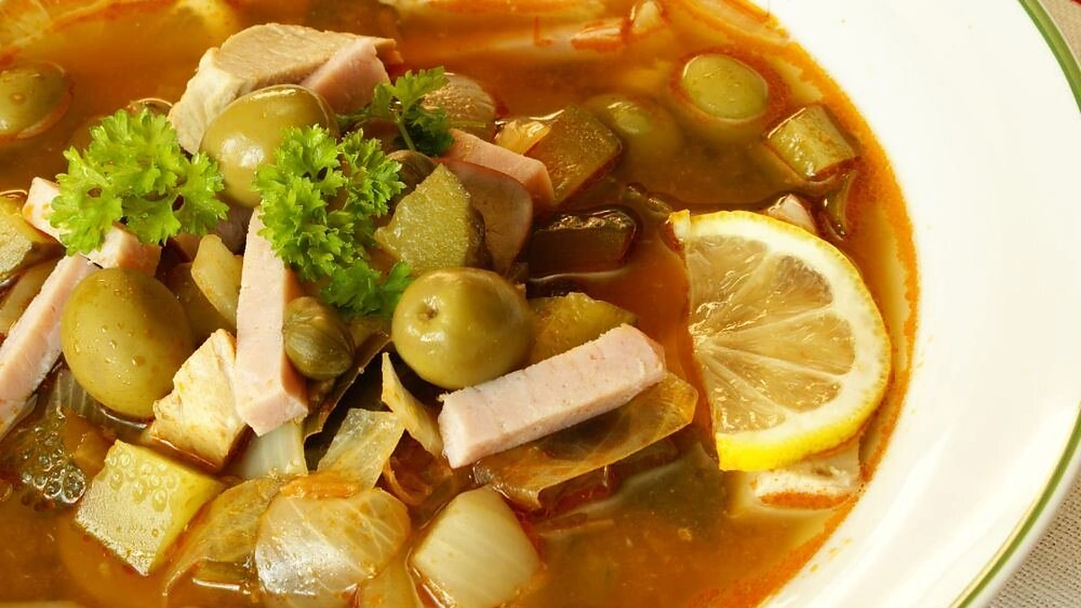 Rusiška sriuba „Solianka“