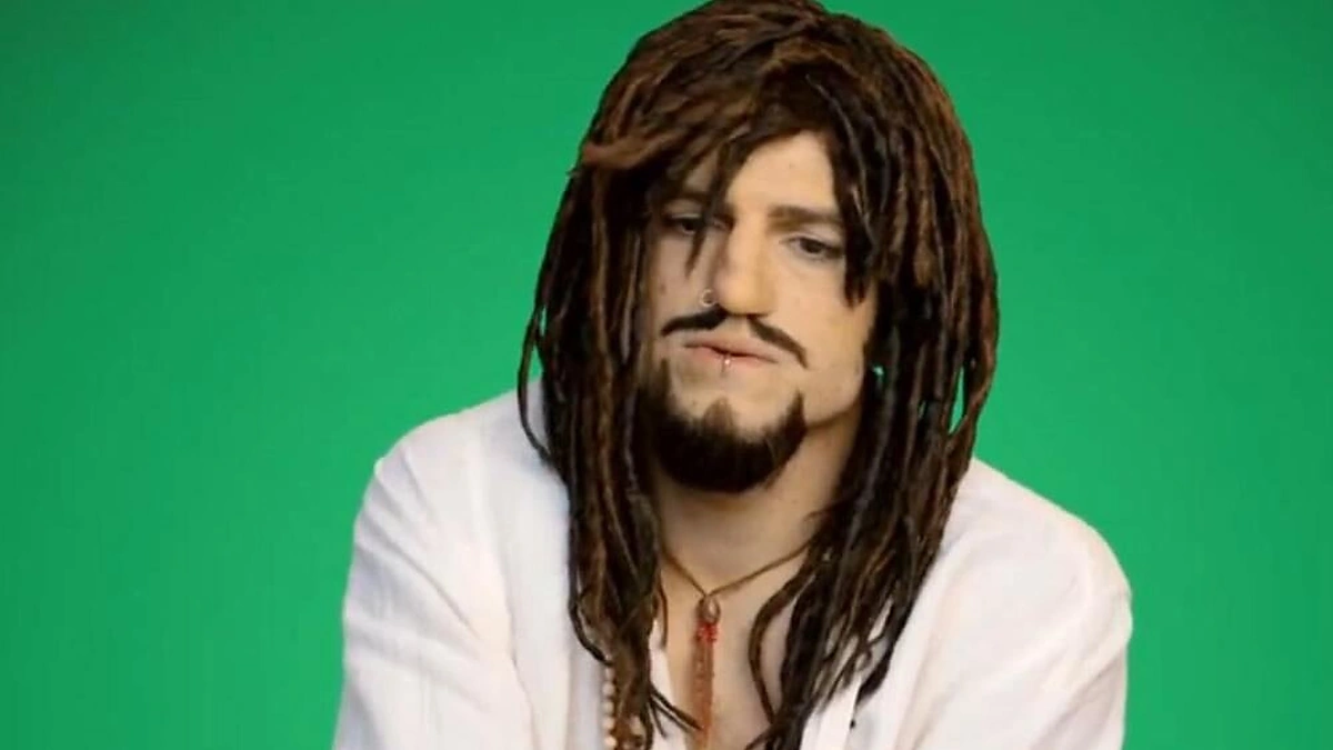 Ashtonas Kutcheris pažinčių puslapio reklamoje