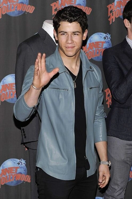 3 vieta – 19-metis dainininkas Nickas Jonas – 33 mln. litų