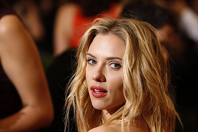 Scarlett Johansson susitikinėja su prancūzų žurnalistu