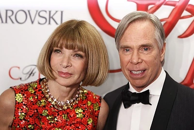 „Vogue“ vyr. redaktorė Anna Wintour ir dizaineris Tommy Hilfigeris