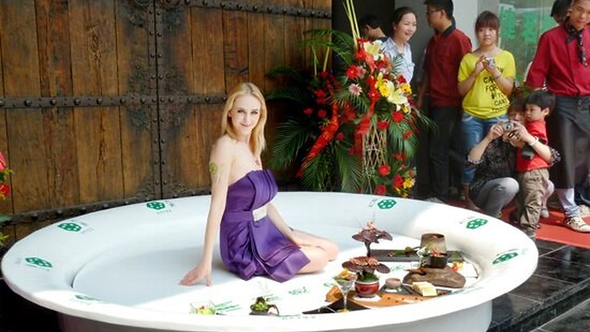 Modelis iš Lietuvos reklamuoja kinų restoraną