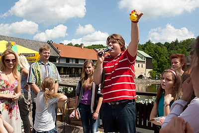 Komikas Kristijonas Bartoševičius nustebino tapęs „Ančiukų lenktynių“ vedėju