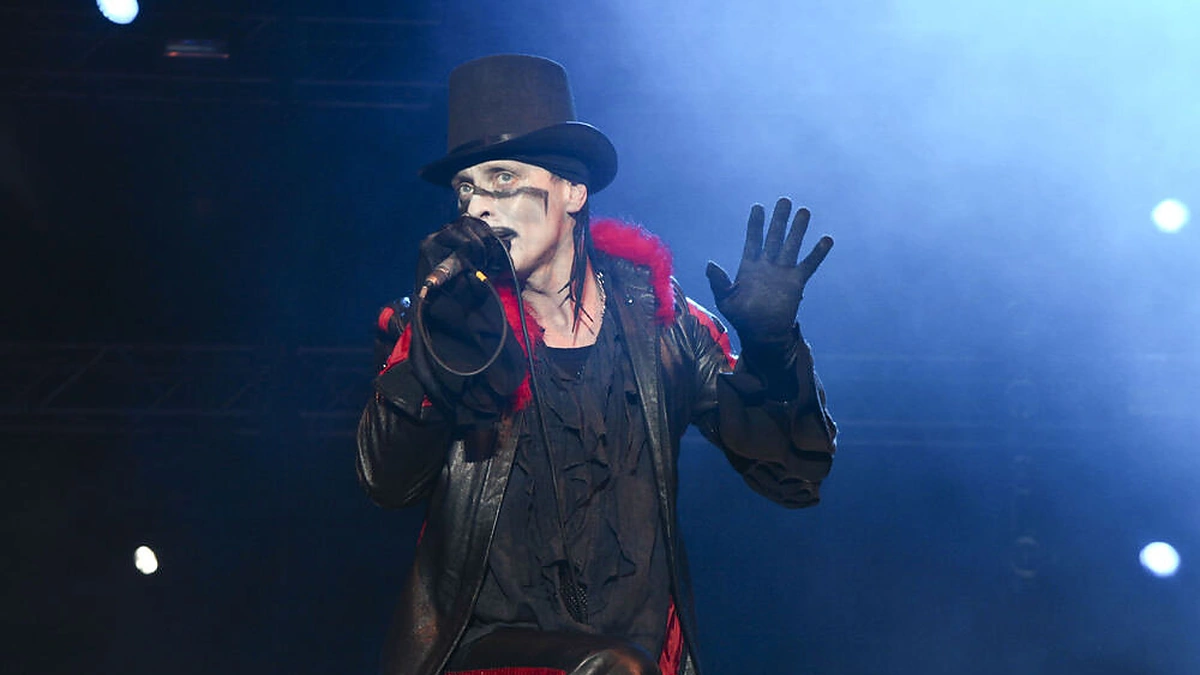 „Rebelheart“ vokalistas Darius Mickus