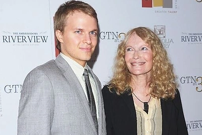 Mia Farrow išsidavė: tikrasis jos sūnaus tėvas gali būti ne Woody Allenas, o Frankas Sinatra