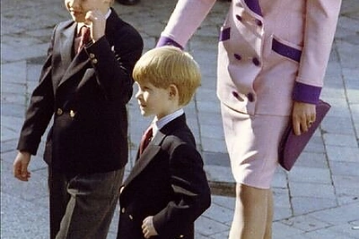 Princesė Diana su sūnumis – princu Williamu (kairėje) ir princu Harry