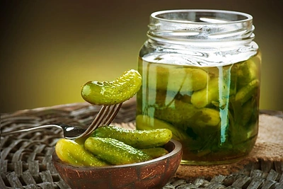 Kodėl rauginti agurkai susidrumsčia?