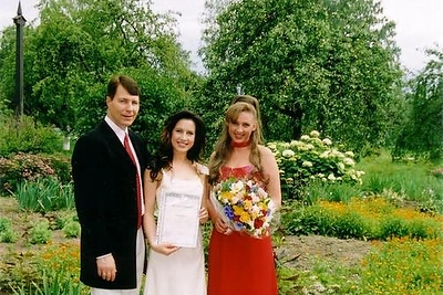 Ingrida Kazlauskaitė su tėvais Liveta ir Petru Kazlauskais / Asmeninio albumo/Žmonės.lt nuotr.