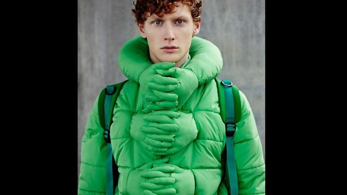 Dizainerio Si Chan sukurtas paltukas „Apkabink mane“