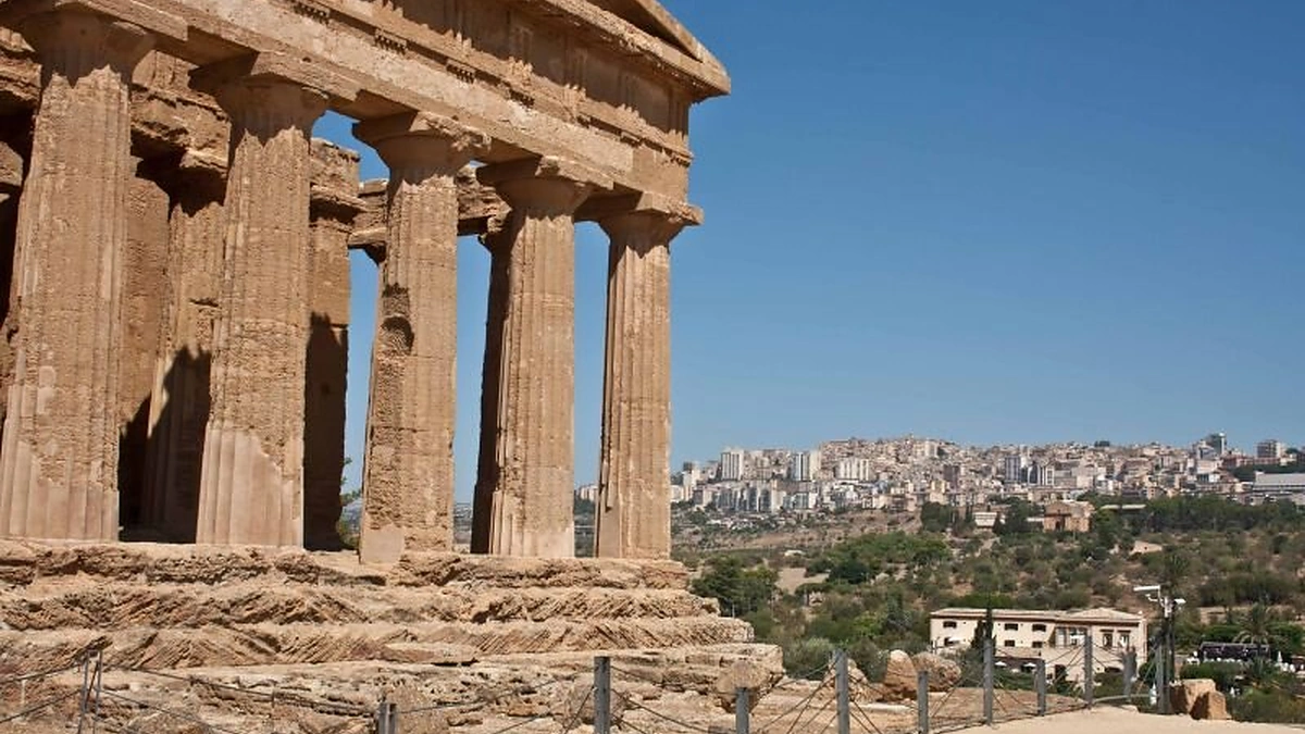 Konkordija ir Agrigento fone