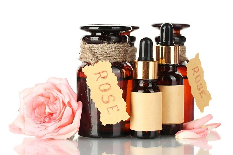 Eterinis rožių aliejus