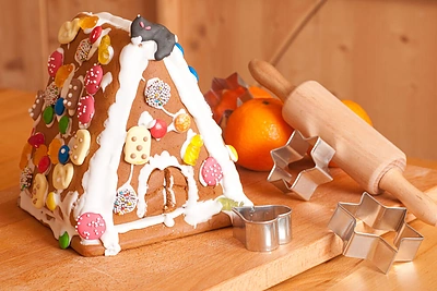 Kalėdinis namelis gali būti kokios tik nori formos.