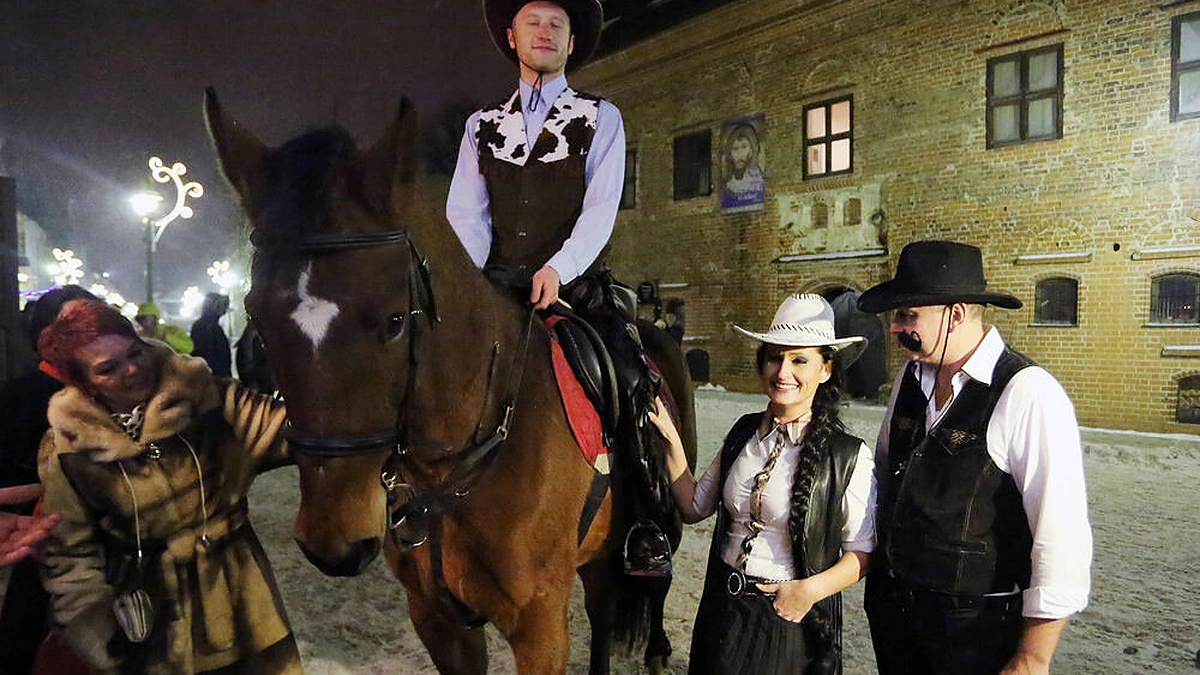 Barmeną Aurimą atjojusį ant žirgo pasitiko Inga ir Darius Budriai