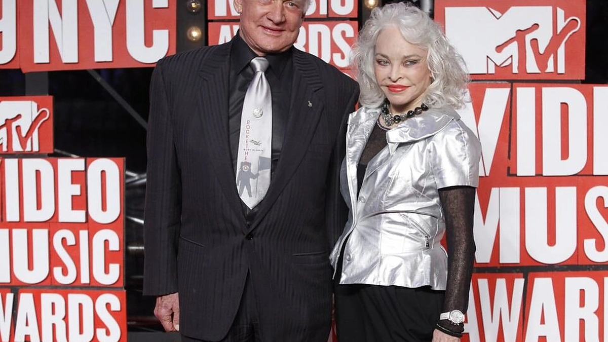 Buzzas Aldrinas su savo trečiąja žmona Lois Driggs Cannon