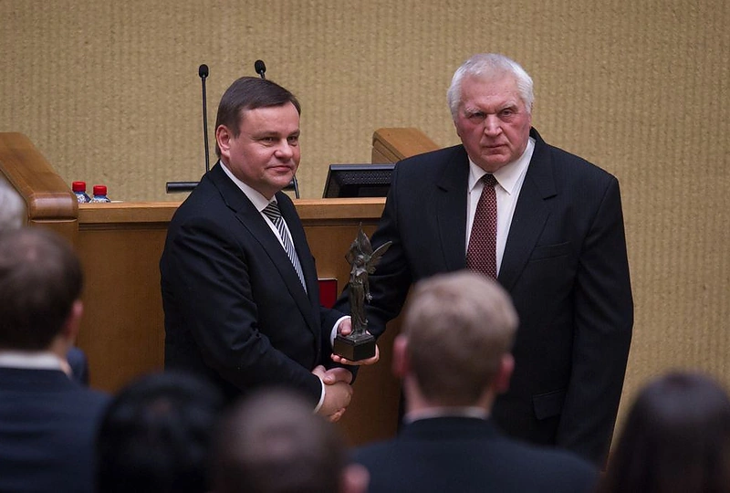 Vydas Gedvilas įteikė Laisvės premiją Antanui Terleckui / Irmanto Gelūno / BNS nuotr.
