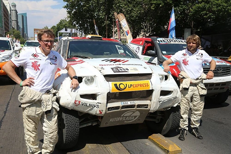 Benediktas Vanagas ir Saulius Jurgelėnas ant Dakaro finišo podiumo
