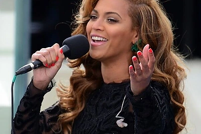 Beyonce gieda Amerikos himną