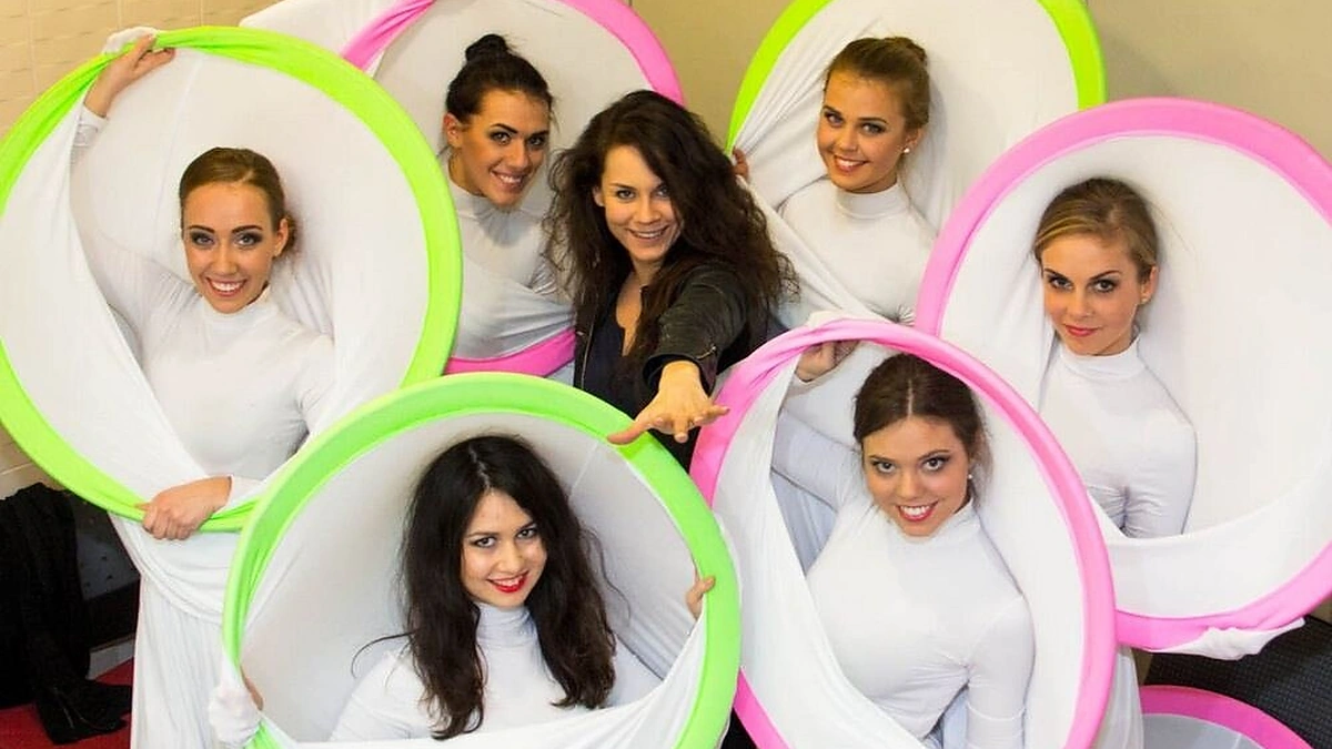 Kristina Navickaitė-Tina su šokėjomis