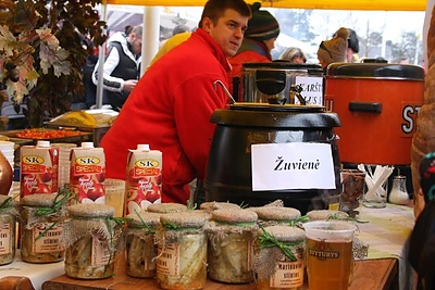 Į Palangą plūdo stintų mėgėjai