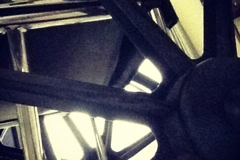 Lady Gaga sėdo į neįgaliojo vežimėlį