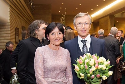 Milijonierius A. Avulis prabilo apie 600 mln. skolą ir staiga susirgusią žmoną