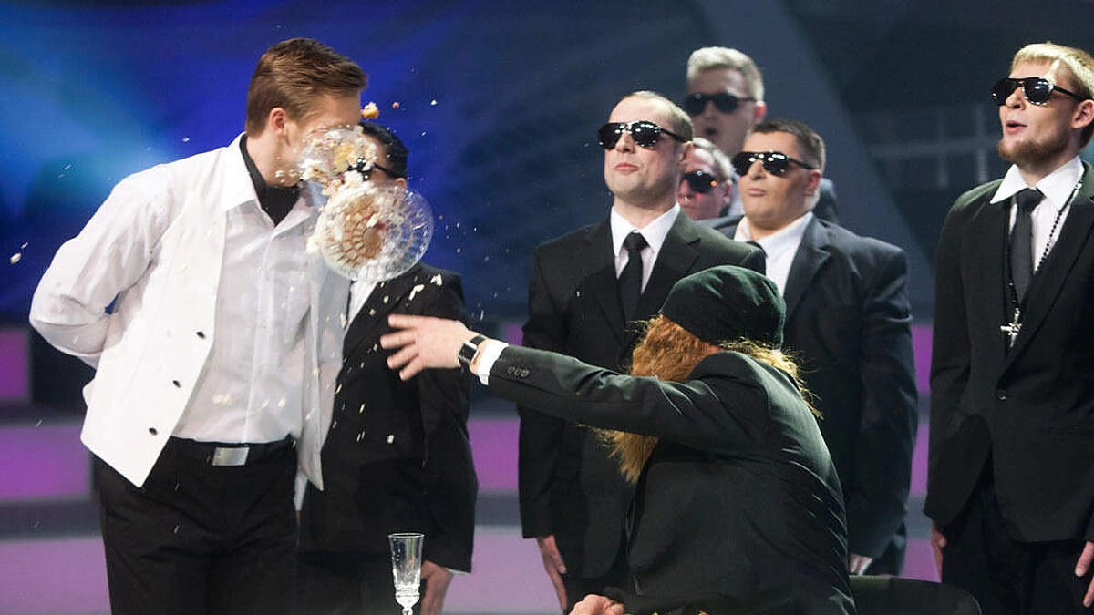 Justas Lapatinskas ir Stano benamių choras Spindulys