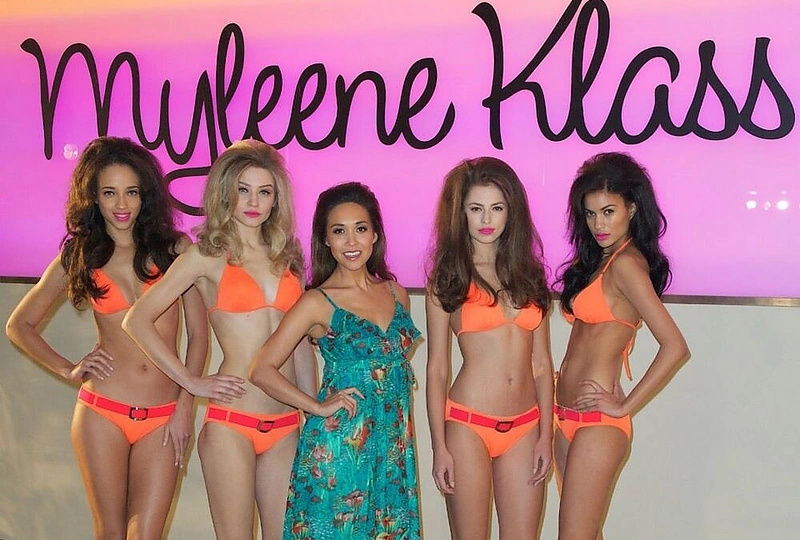 Mylenne Klass (centre), Eglė Štandtaitė (antra iš dešinės)