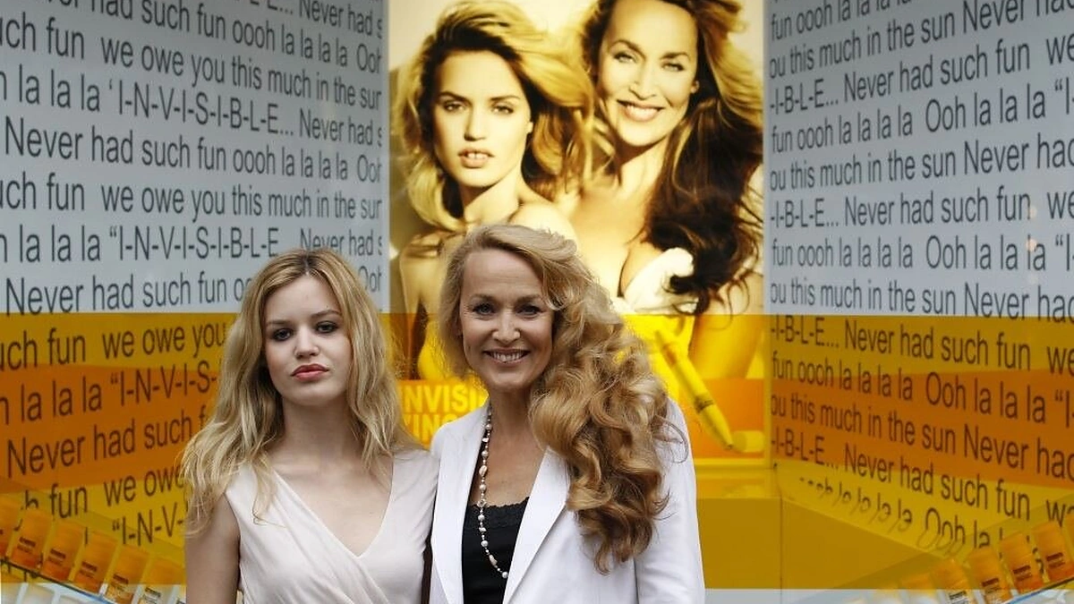 Georgia May Jagger su mama, praeityje garsiu modeliu Jerry Hall