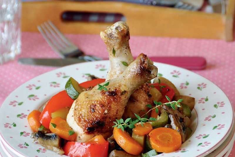 Vištų blauzdelės su daržovėmis