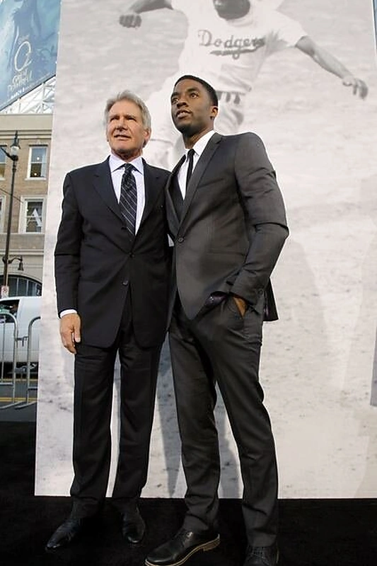 Harrisonas Fordas (kairėje) ir Chadwickas Bosemanas