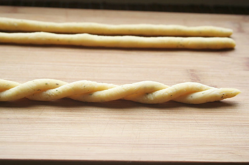 Darant užkandžius sukučius