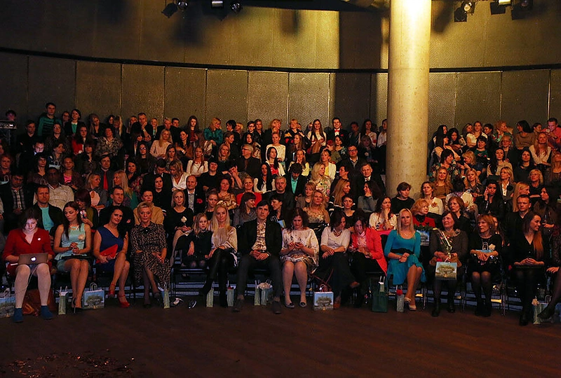 Kolekciją stebėję svečiai