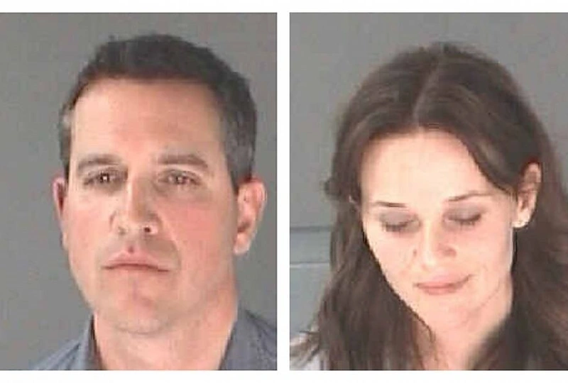Jamesas Tothas ir Reese Witherspoon po policijos sulaikymo