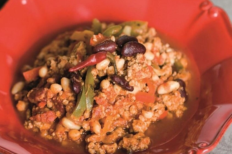 Aštrus daržovių ir pupelių troškinys