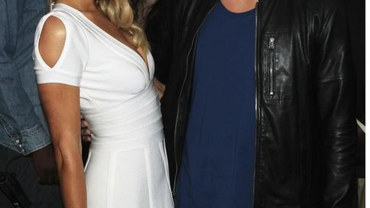 Paris Hilton su Riveriu Viiperi