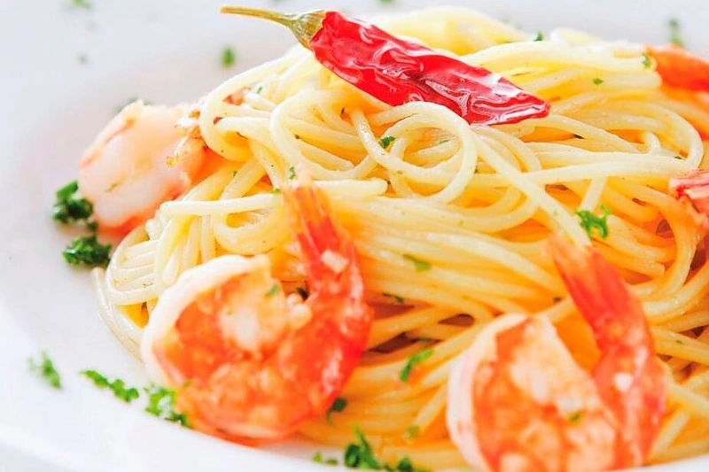 Spagečiai su keptomis krevetėmis