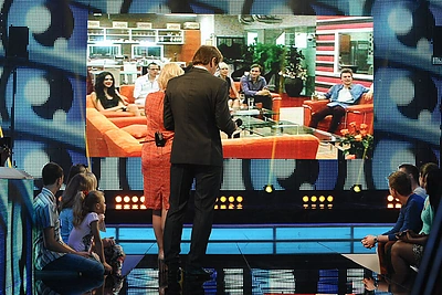 „Paslapčių namų“ tiesioginio eterio akimirka