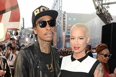 Modelis Amber Rose pateikė prašymą skirtis su reperiu Wizu Khalifa