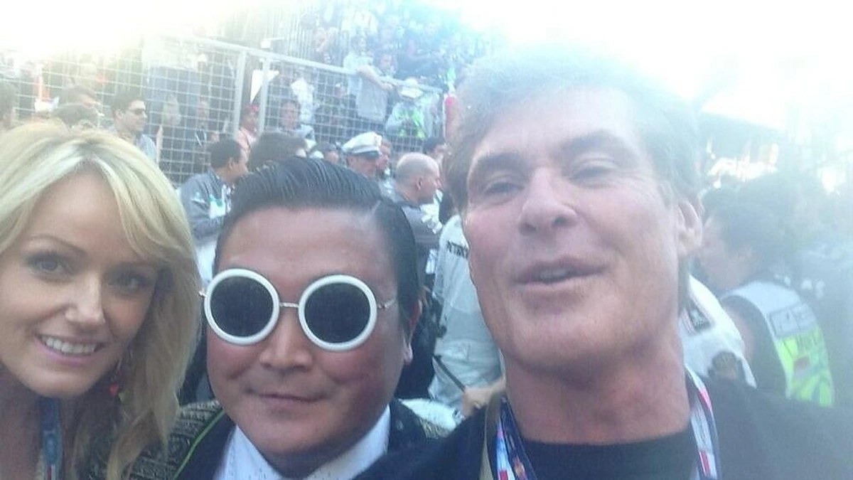 Davidas Hasselhoffas su mylimąja Hayley Roberts ir apsišaukėliu Psy