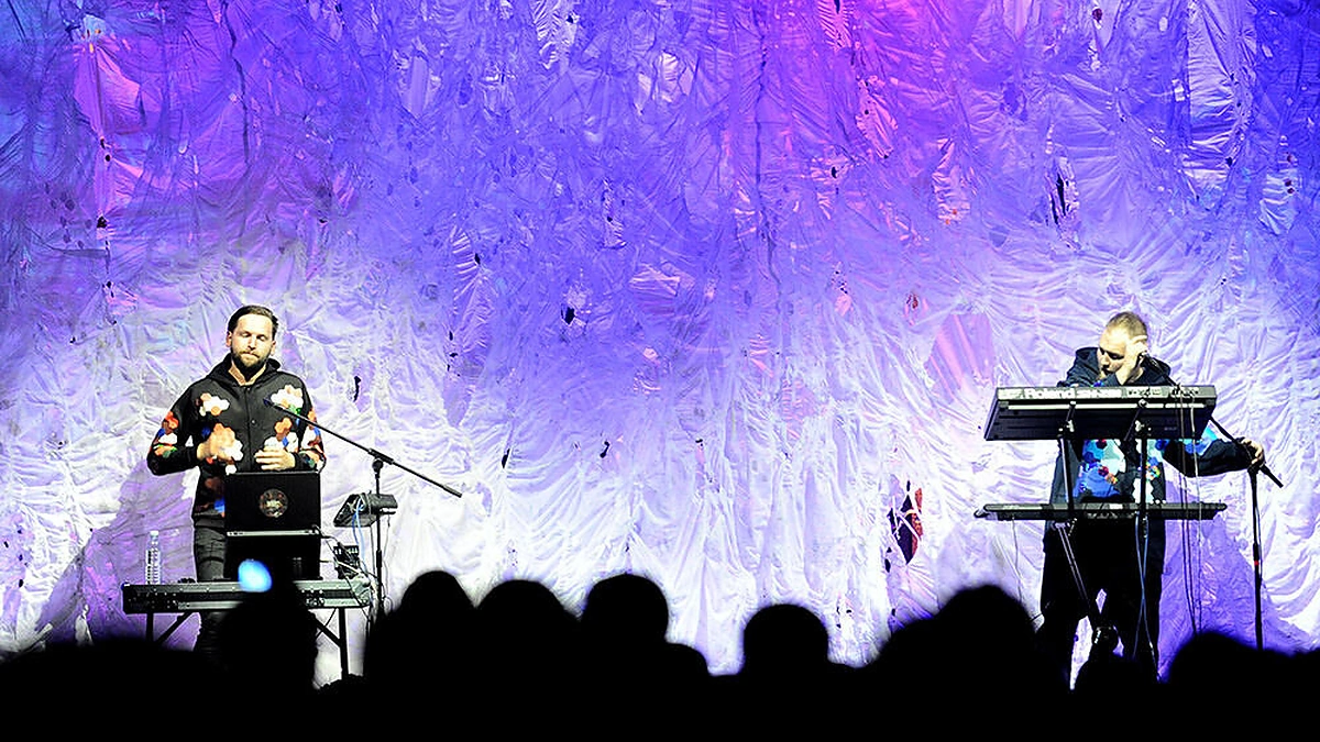 „Golden Parazyth“ koncerto akimirka